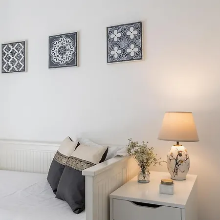 Charming And Cozy Apartment Estoril